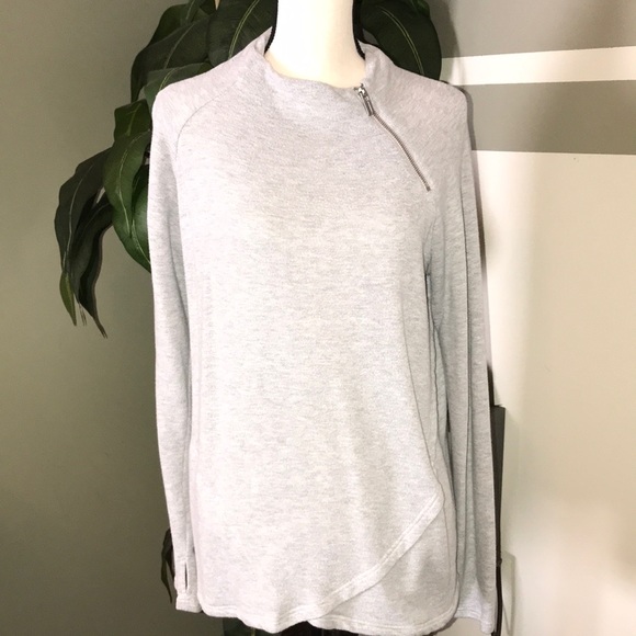 Jones New York woman’s light gray sweater, size L - Picture 1 of 3